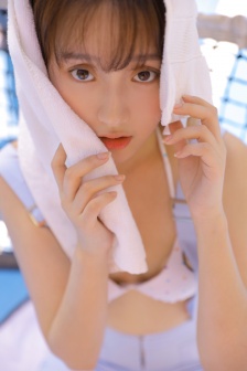 女生超短裙穿搭