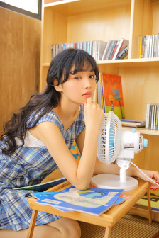 美女黑丝